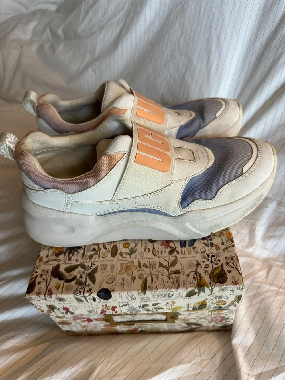 UGG - Women’s LA Flex Sneakers in Scallop Gradient - 8